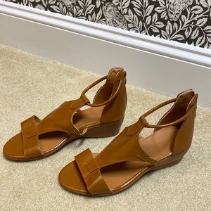 Women’s brown sandals